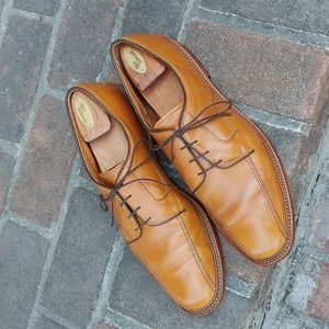 AE "Hillcrest" in walnut